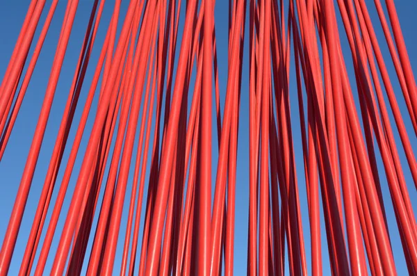 Pólos de metal vermelho — Fotografia de Stock