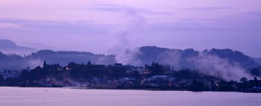Rotorua, Yeni Zelanda üzerinde gündoğumu