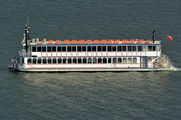 莱克兰女王邮轮在罗托鲁阿湖 — 图库照片
