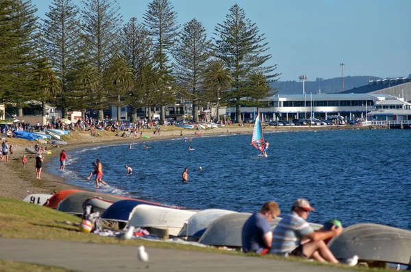 Odwiedzający w pobliżu Mount Maunganui — Zdjęcie stockowe