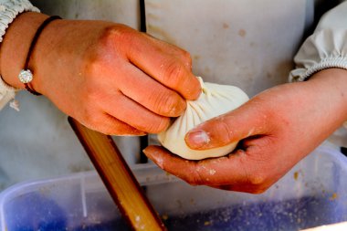  Çinli aşçı hazırlamak dim sum hamur tatlısı