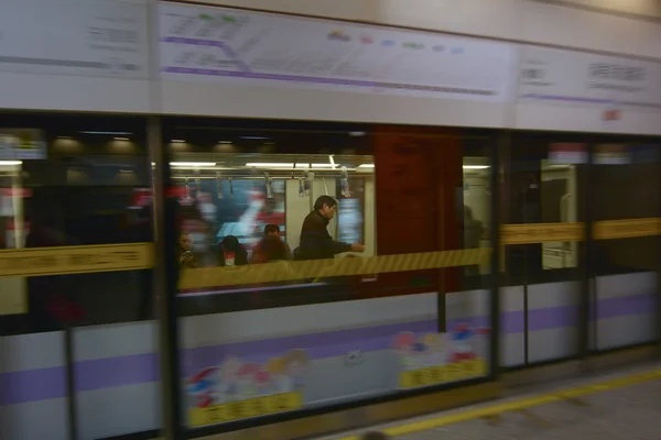 Passengers in Shanghai Metro - China — Stock Photo, Image