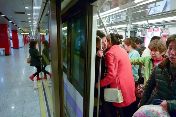 Passagerare i shanghai metro - Kina — Stockfoto