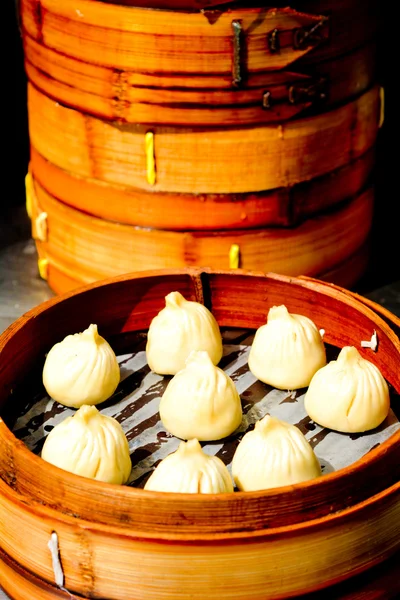 Chinese dim-sum knoedels voedsel in shanghai china — Stockfoto
