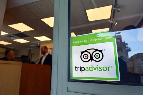 Trip advisor klistermärke på restaurang fönster — Stockfoto