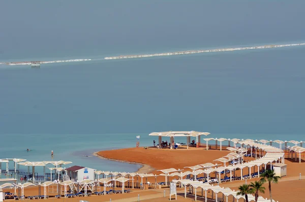 Visitatori a Ein Bokek resort presso il Sead Sea, Israele — Foto Stock