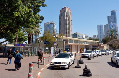 Tel Aviv Savidor merkez tren istasyonu