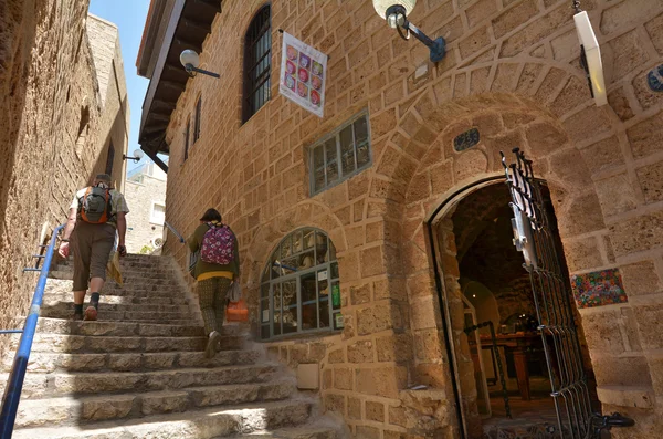 Besökare på den gammala porten av jaffa i tel aviv — Stockfoto