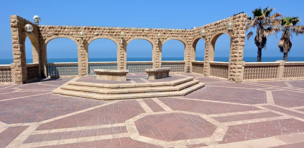 地中海沿岸的 jaffa 浮桥 — 图库照片