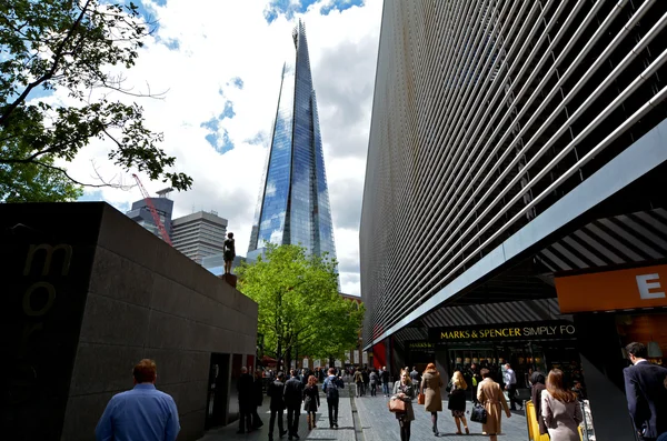 A Szilánk torony felhőkarcoló London - Egyesült Királyság — Stock Fotó