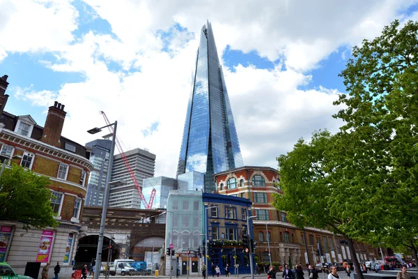 Londra - İngiltere'de "Shard" gökdelen kulede — Stok fotoğraf