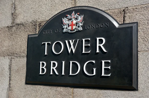 Tower Bridge em Londres - Inglaterra — Fotografia de Stock