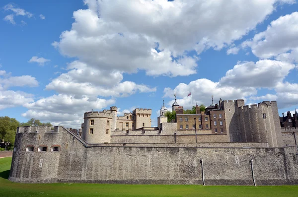 Tower of London v Londýně - Londýn Velká Británie — Stock fotografie