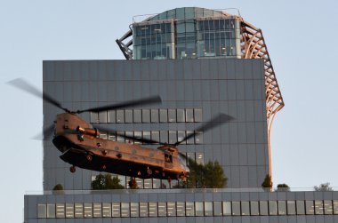 RAF Chinook HC4 fly over London