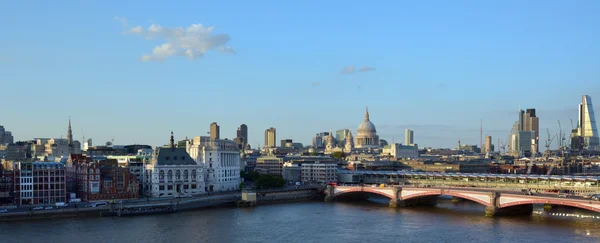 Aerial panoramic view of St Pauls Cathedral and London bridge wi — 스톡 사진