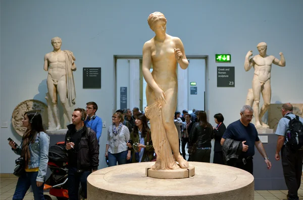 Visitors in the British Museum in London UK — Stok fotoğraf