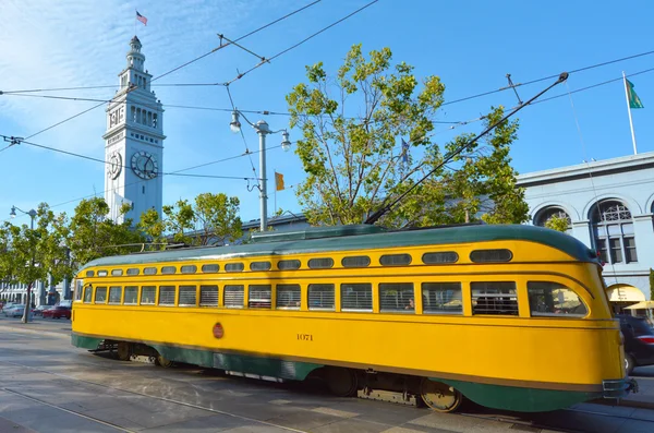 Uno de los tranvías PCC originales de San Francisco, en — Foto de Stock