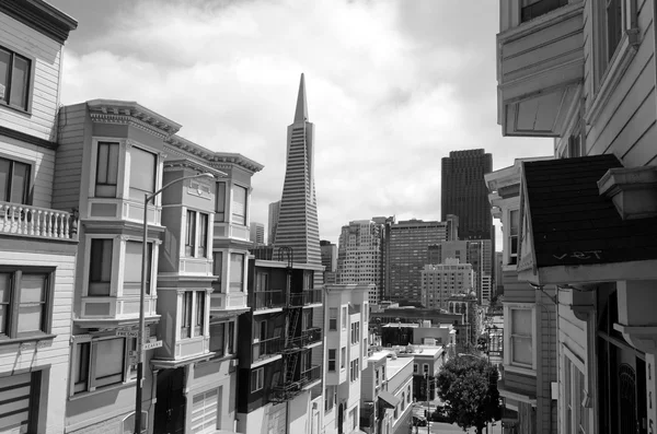 Transamerica Pyramid in San Francisco CBD — ストック写真