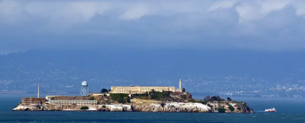 Alcatraz insel in san francisco bucht - ca — Stockfoto