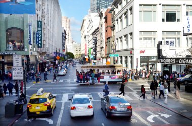 Traffic on Powell Street in Financial District of San Francisco 