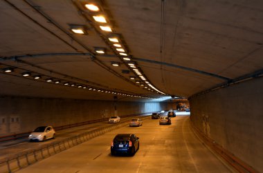 Traffic in San Francisco parkway tunnels