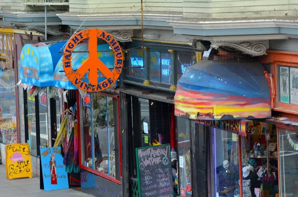 Geschäfte in haight-ashbury san francisco — Stockfoto
