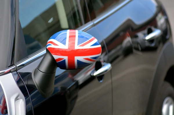 Britische Flagge auf Kleinwagen — Stockfoto
