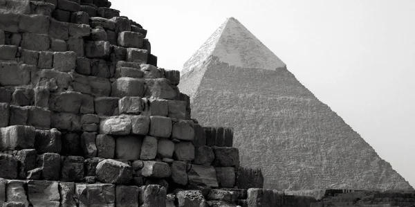 Les grandes pyramides emblématiques de Gizeh, Égypte — Photo