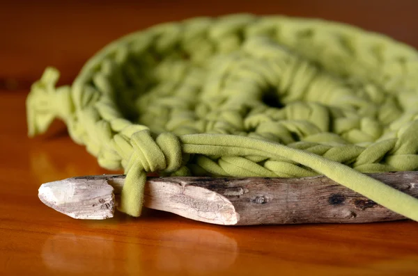 Agulha de gancho de crochê de madeira artesanal — Fotografia de Stock