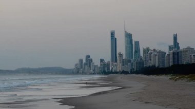 Surfers Paradise ile Spit Beach