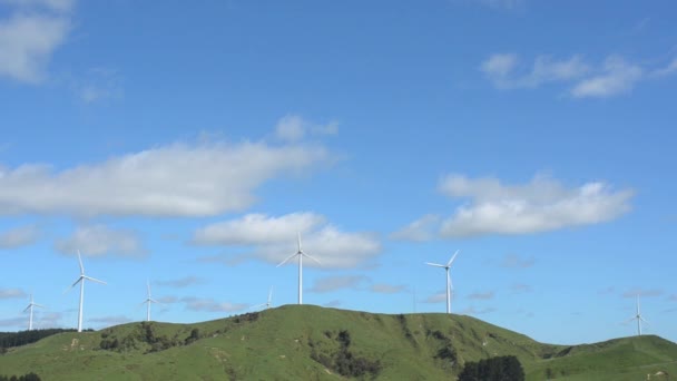 Вітрові турбіни у Te Apiti ВЕС — стокове відео