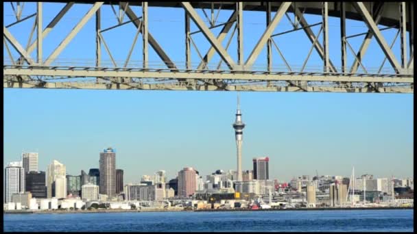 Puente del puerto de Auckland en Auckland — Vídeos de Stock