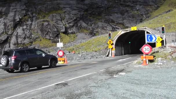 Túnel de Homero en Fiordland — Vídeo de stock