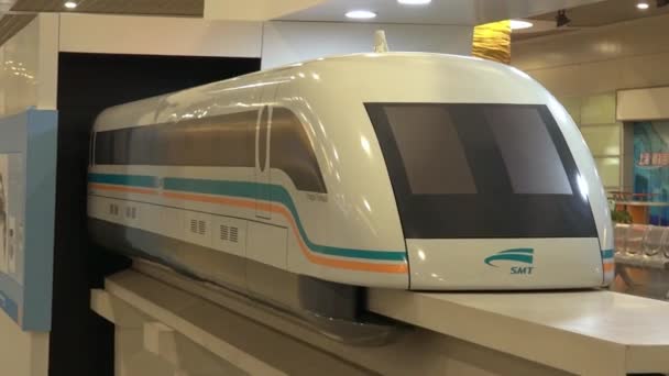 Модель поезда Shanghai Maglev Train — стоковое видео