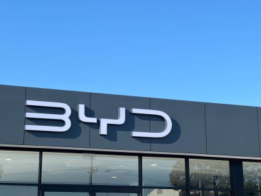 PORT MAQUIRE, NSW - 21 Ocak 2025: BYD, öncelikle Çin 'in elektrikli araç (EV) pazarındaki ciddi fiyat savaşı nedeniyle ekonomik sorunlarla karşı karşıya bulunuyor.