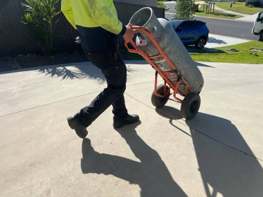 PORT MACQuARIE, NSW - NOV 19 2025: Avustralya doğalgaz dağıtım elemanı. Avustralya 'da bol miktarda gaz var. Aslında, Avustralya Katar 'ın yanı sıra dünyanın en büyük gaz ihracatçılarından biri..
