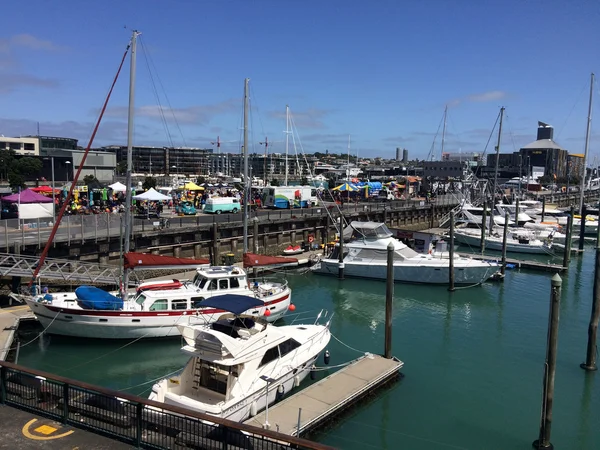 Amarre de yates en Auckland waterfront Nueva Zelanda — Foto de Stock