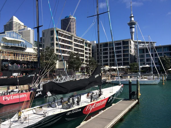 Yacht ancoragem em Auckland beira-mar Nova Zelândia — Fotografia de Stock