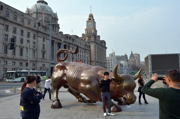 Shanghai Bund Bull Chine — Photo