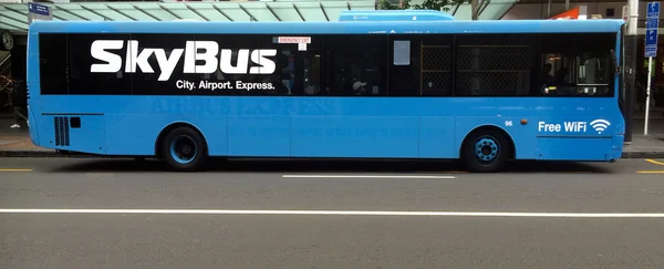 Trasferimenti da Aeroporto di Auckland a Città SkyBus servic — Foto Stock