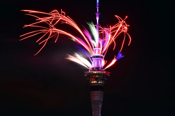 Auckland Sky Tower Een Spectaculair Vuurwerk Weergeven Weergeven Nieuwjaar Vakantie — Stockfoto