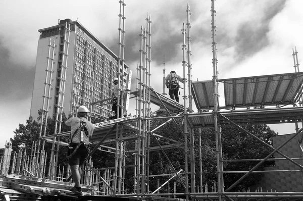 Gerüstbauer bei der Arbeit — Stockfoto