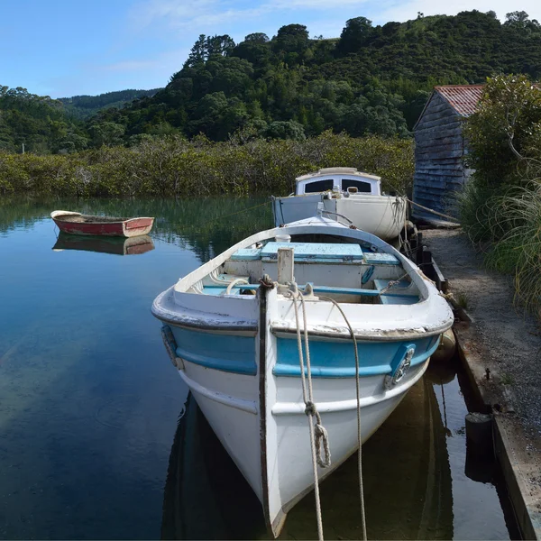 Stare drewniane łodzie - Nowa Zelandia — Zdjęcie stockowe