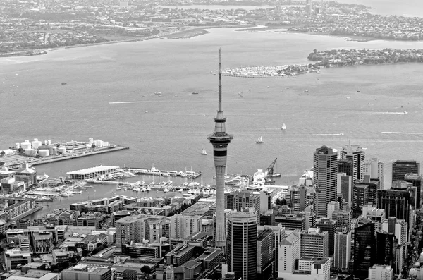 Aerial view of Auckland financial center against the Waitemata H — Stock Photo, Image