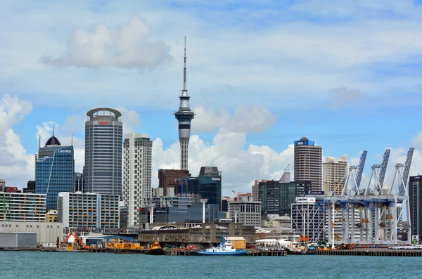 Auckland skyline frente al mar - Nueva Zelanda —  Fotos de Stock