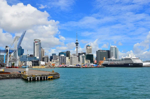 Auckland waterfront skyline - New Zealand — Stock Photo, Image