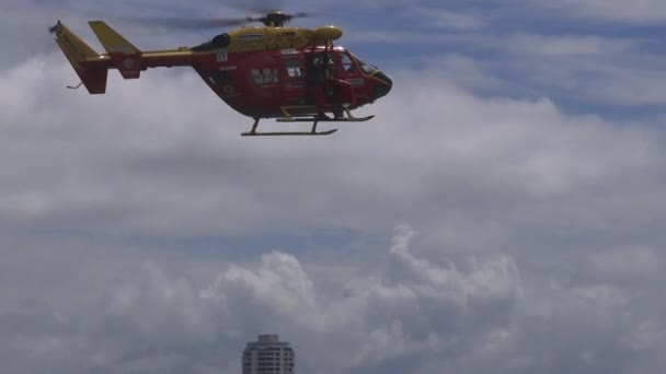 Westpac Rescue Helicopter crew in rescue mission — Stock Video