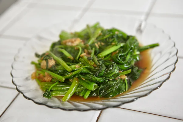Sauted Japanese spinach — Stock Photo, Image