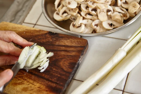 Cut onion — Stock Photo, Image