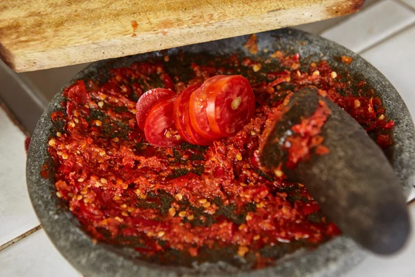 Fazendo sambal — Fotografia de Stock